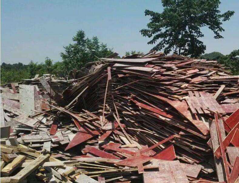 修建模板拆迁料