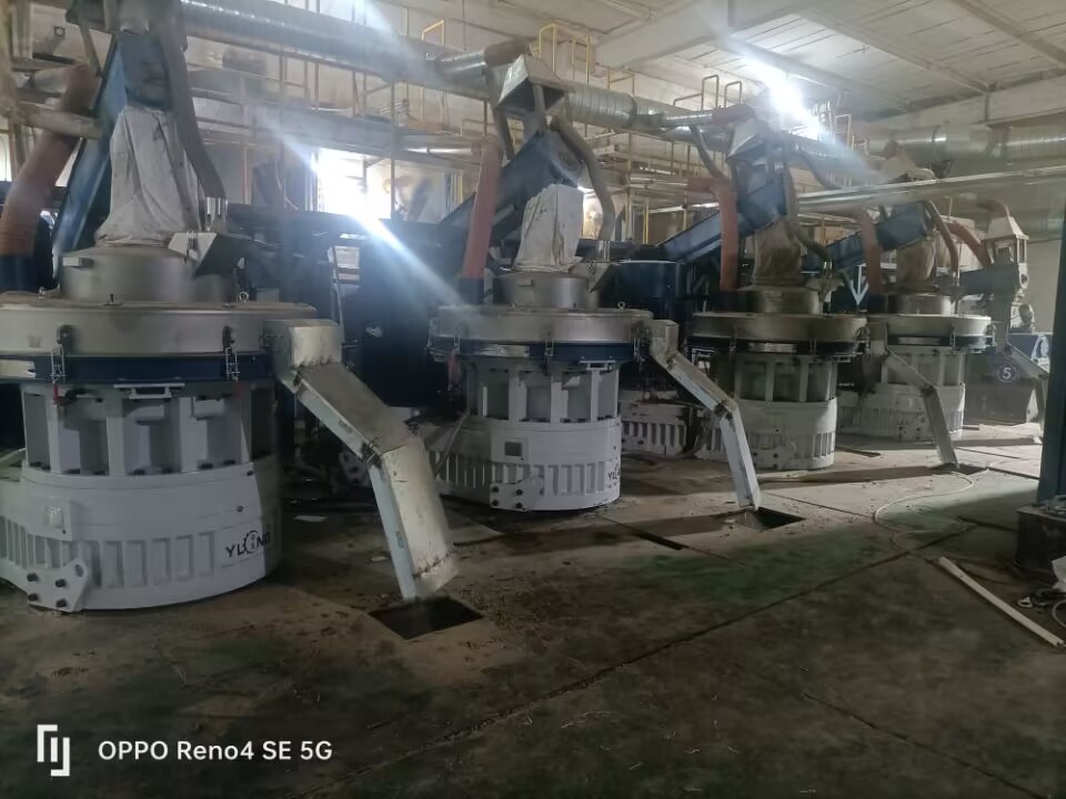 南宫ng28时产12-16吨木屑颗；