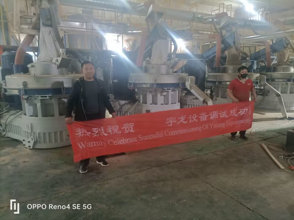 南宫ng28手艺员与客户合影